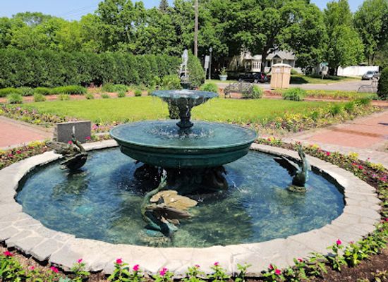 minnesota/saint-cloud/attraction/clemens-gardens
