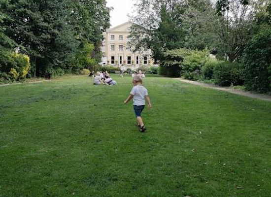 united-kingdom/gwent/attraction/the-mall-gardens