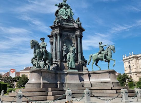 austria/vienna/alsergrund/attraction/museum-of-natural-history-vienna