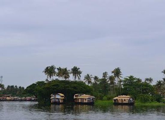 india/kerala/attraction/punnamada-lake
