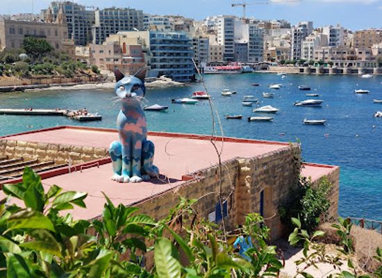 malta/marsamxett-harbour/attraction/cat-statue-by-matthew-pandolfino