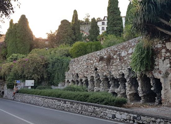 italy/taormina/attraction/tombe-bizantine