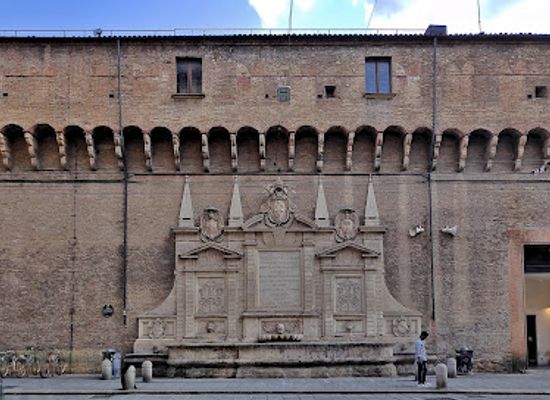 italy/emilia-romagna/attraction/fontana-vecchia