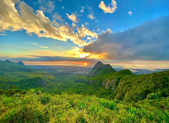 mauritius/moka/attraction/top-of-le-pouce-hiking-and-exploring-mauritius