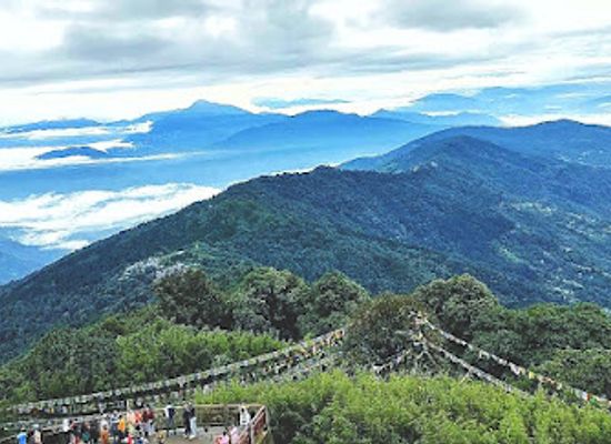 india/darjeeling/tiger-hill/attraction/observatory-hill-view-point