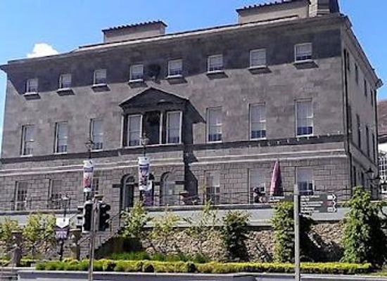 ireland/waterford/attraction/waterford-treasures-the-bishop-s-palace
