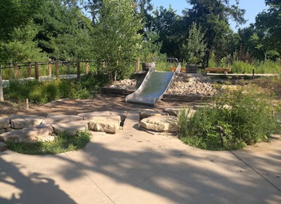 illinois/schaumburg/attraction/vera-meineke-nature-center-at-spring-valley