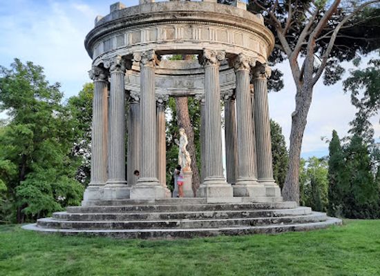 spain/madrid-community/attraction/jardin-el-capricho-de-la-alameda-de-osuna