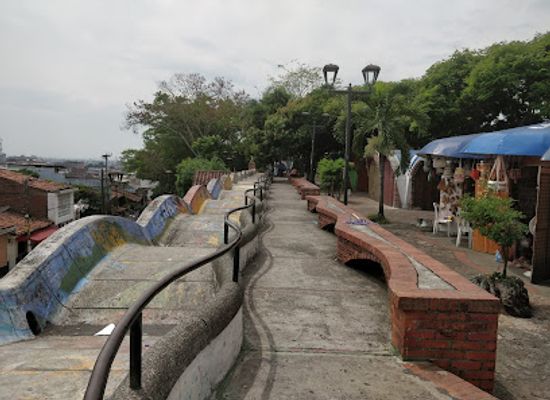 colombia/cali/granada/attraction/parque-artesanal-loma-de-la-cruz