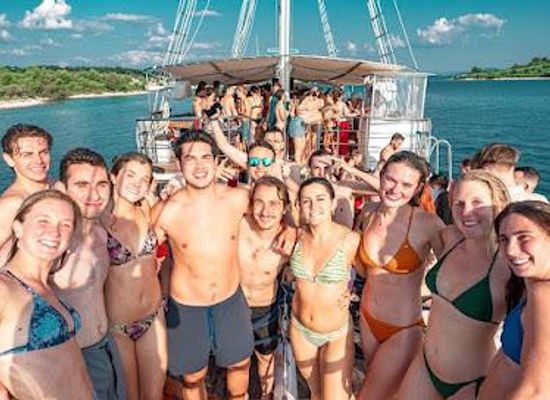 croatia/split/attraction/out-to-sea-split-boat-party