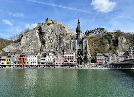 belgium/dinant/attraction/statue-du-general-de-gaulle