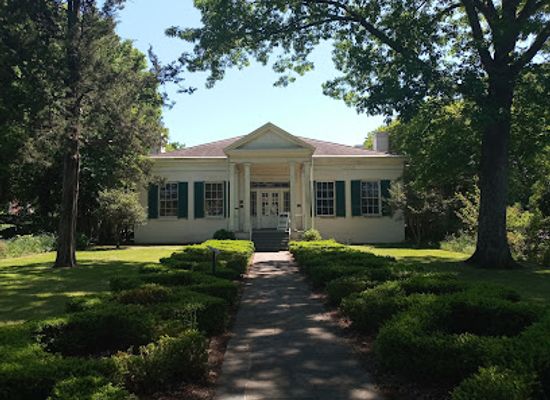 arkansas/central-arkansas/attraction/curran-hall