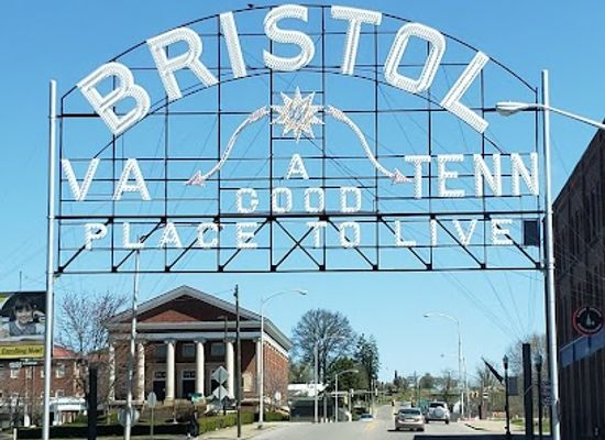 tennessee/tri-cities/attraction/bristol-virginia-tennessee-slogan-sign