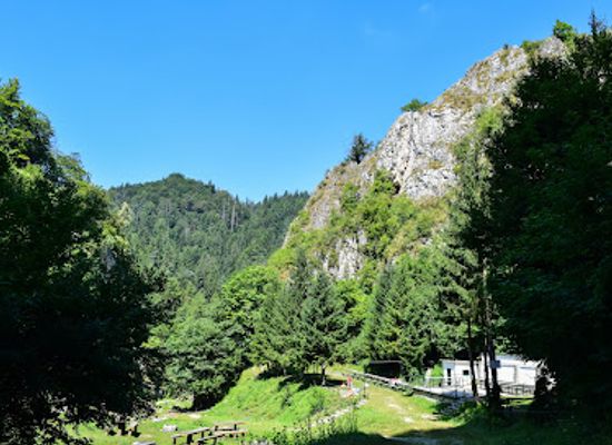 romania/brasov/schei/attraction/solomon-s-rocks