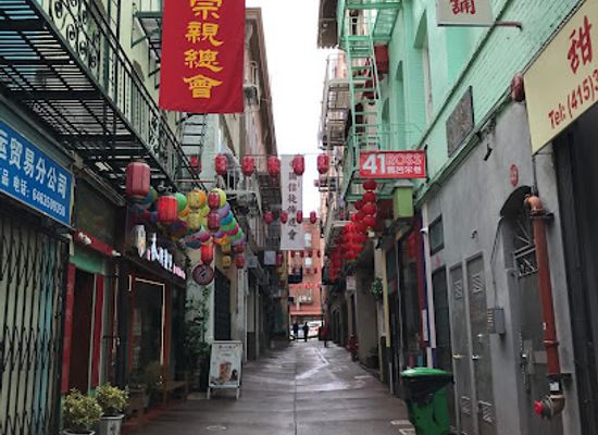 california/oakland/attraction/ross-alley-lanterns