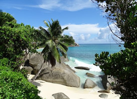 seychelles/anse-boudin/attraction/carana-public-beach