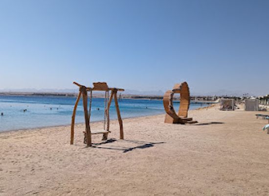egypt/hurghada/attraction/beach-selfie-spot