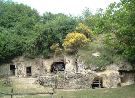 france/loire-valley/attraction/cave-of-goupillieres