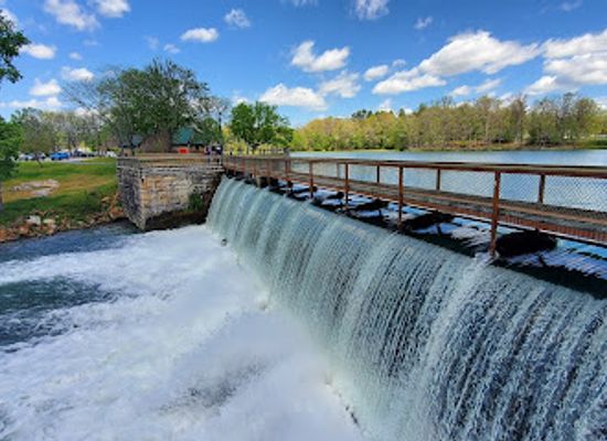 arkansas/crowley-s-ridge/attraction/arkansas-welcome-center-at-mammoth-spring
