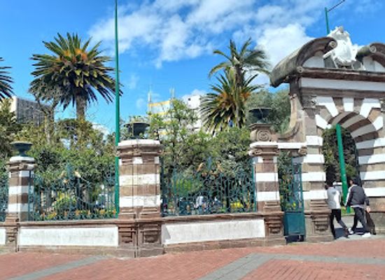 ecuador/ambato/attraction/parque-montalvo
