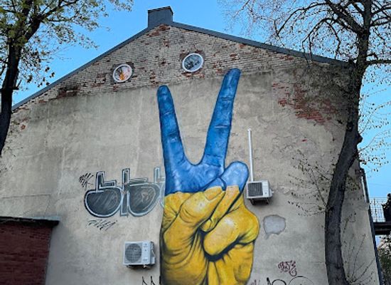 lithuania/kaunas/attraction/street-art-graffiti-ukraine-victory