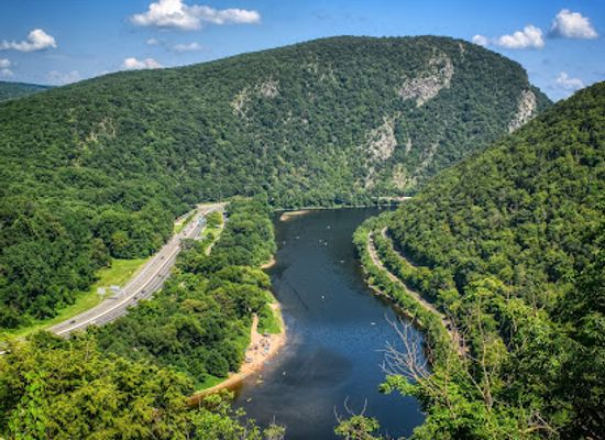 pennsylvania/bald-eagle-state-park/attraction/delaware-water-gap-national-recreation-area