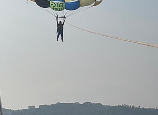 india/andaman-and-nicobar-islands/attraction/andaman-flyair-parasailing