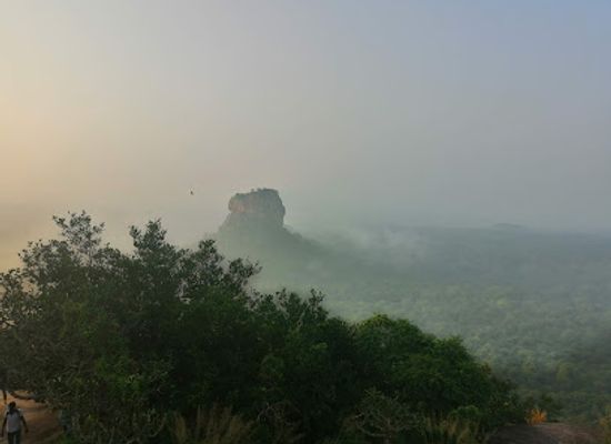 sri-lanka/dambulla/attraction/dambulla-clock-tower