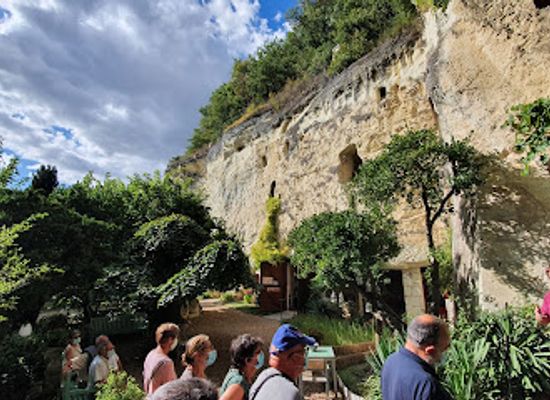 france/centre-val-de-loire/attraction/la-magnanerie-site-troglodytique