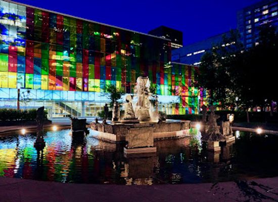 canada/montreal/griffintown/attraction/jean-paul-riopelle-place