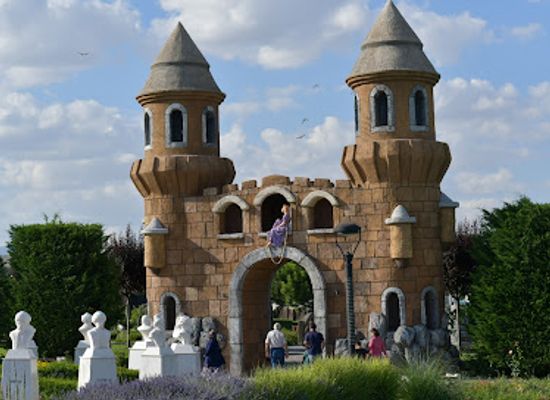 turkiye/konya/attraction/around-the-world-in-80-thousand-park