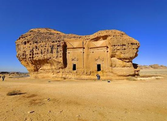 saudi-arabia/al-ula/attraction/hegra-south-gate