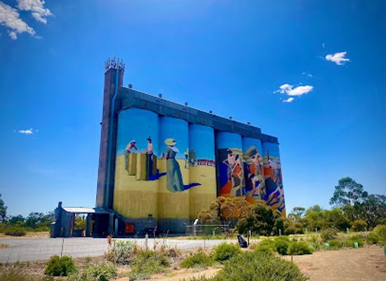 australia/yorke-peninsula/attraction/owen-silo-art