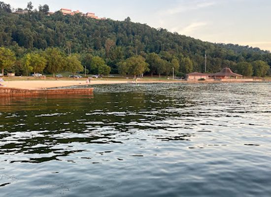 alabama/lake-guntersville-state-park/attraction/beach-complex