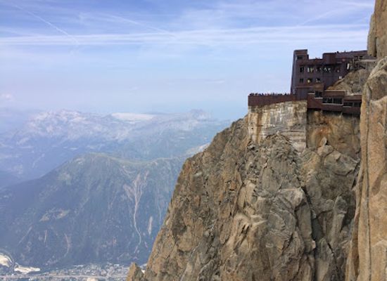 france/french-alps/attraction/le-pas-dans-le-vide