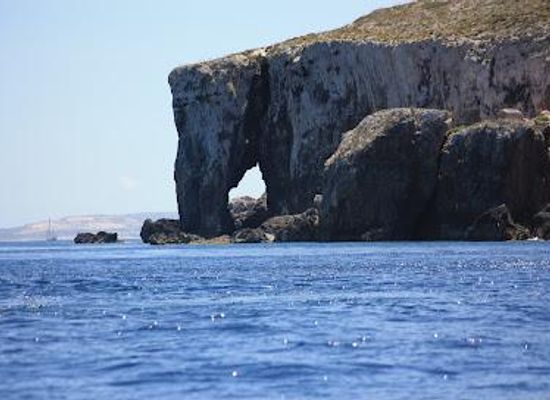 malta/xlendi/attraction/elephant-rock