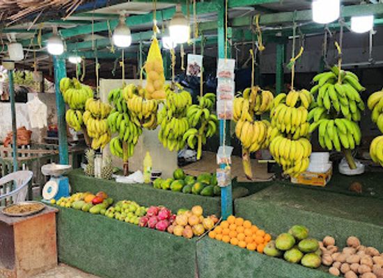 oman/salalah/attraction/fruits-street