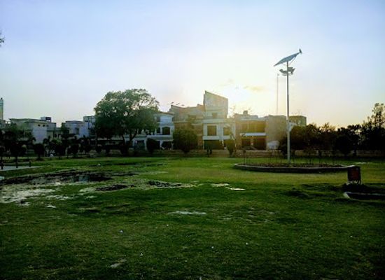 pakistan/lahore/johar-town/attraction/hussain-park