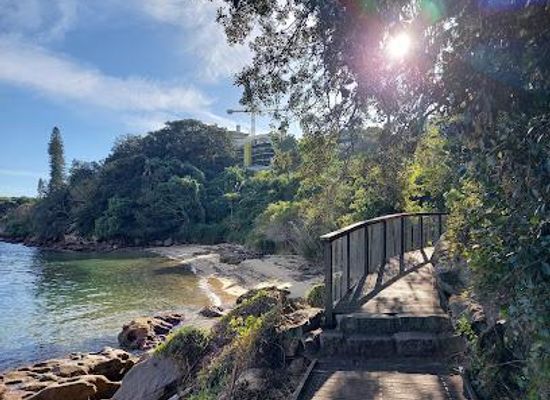 australia/sydney/attraction/queens-beach