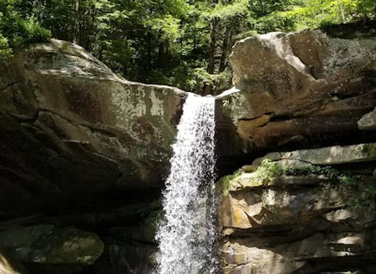 kentucky/daniel-boone-national-forest/attraction/flat-lick-falls-recreational-area