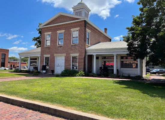 illinois/galena-territory/attraction/old-market-house-state-historic-site