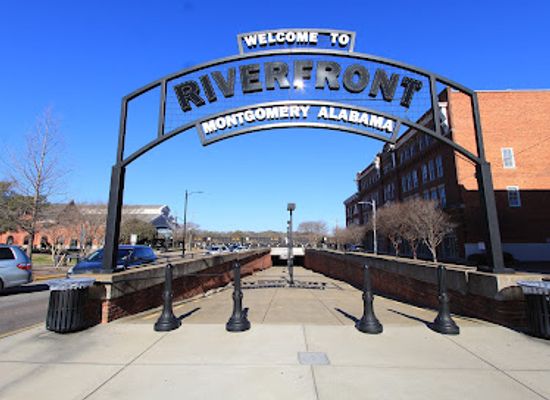 alabama/montgomery/downtown-montgomery/attraction/riverfront-park