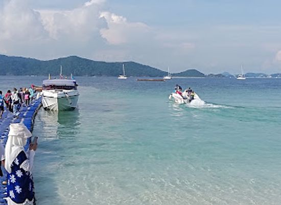 thailand/andaman-coast/attraction/kahung-beach-koh-hey