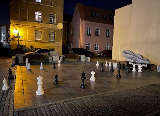 lithuania/klaipeda/attraction/sachmatu-skveras
