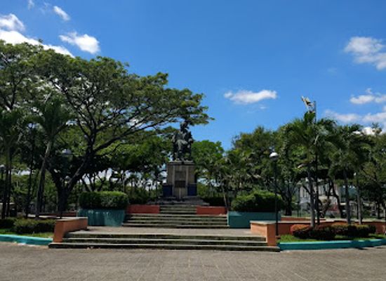 ecuador/manabi-region/attraction/clemente-yerovi-park-kennedy