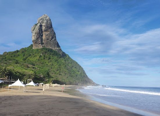 brazil/fernando-de-noronha/attraction/rocha-nega