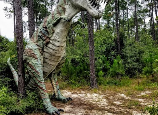 alabama/piney-woods/attraction/dinosaurs-in-the-woods-brontosaurus