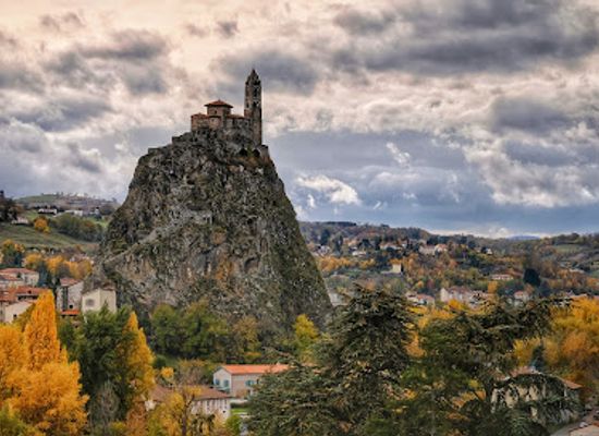 france/auvergne/attraction/rocher-saint-michel-d-aiguilhe