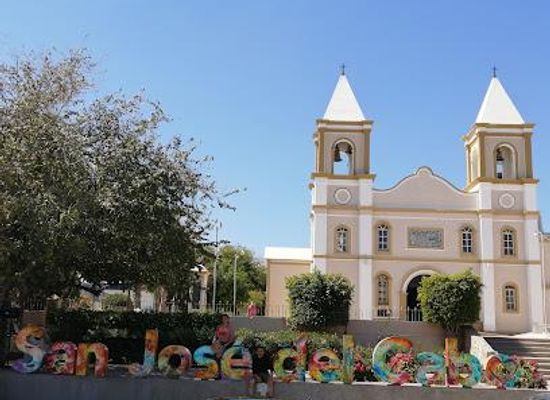 mexico/cabo-san-lucas/attraction/plaza-mijares