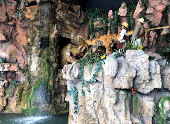 tennessee/great-smoky-mountains/attraction/jurassic-jungle-boat-ride